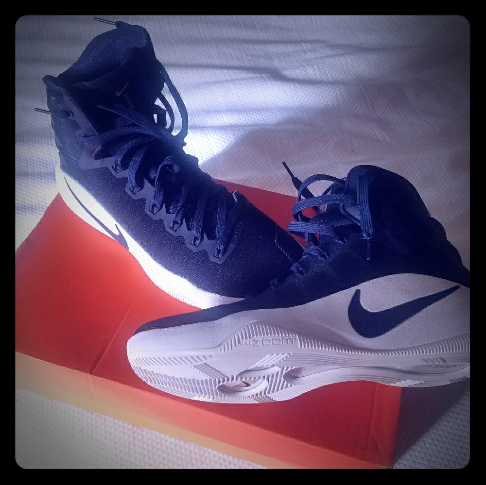 Nike Hyperdunk 2016 women's